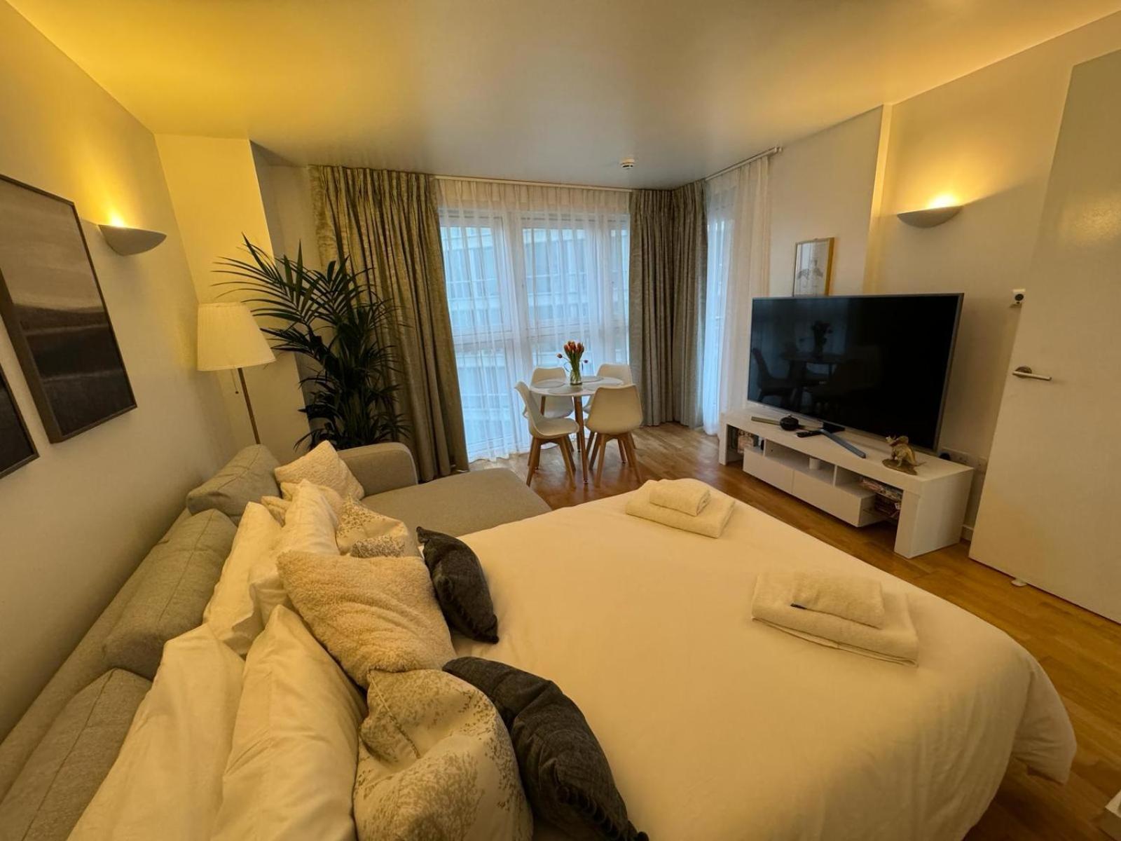 Luxury Apartment In Canary Wharf Londra Dış mekan fotoğraf