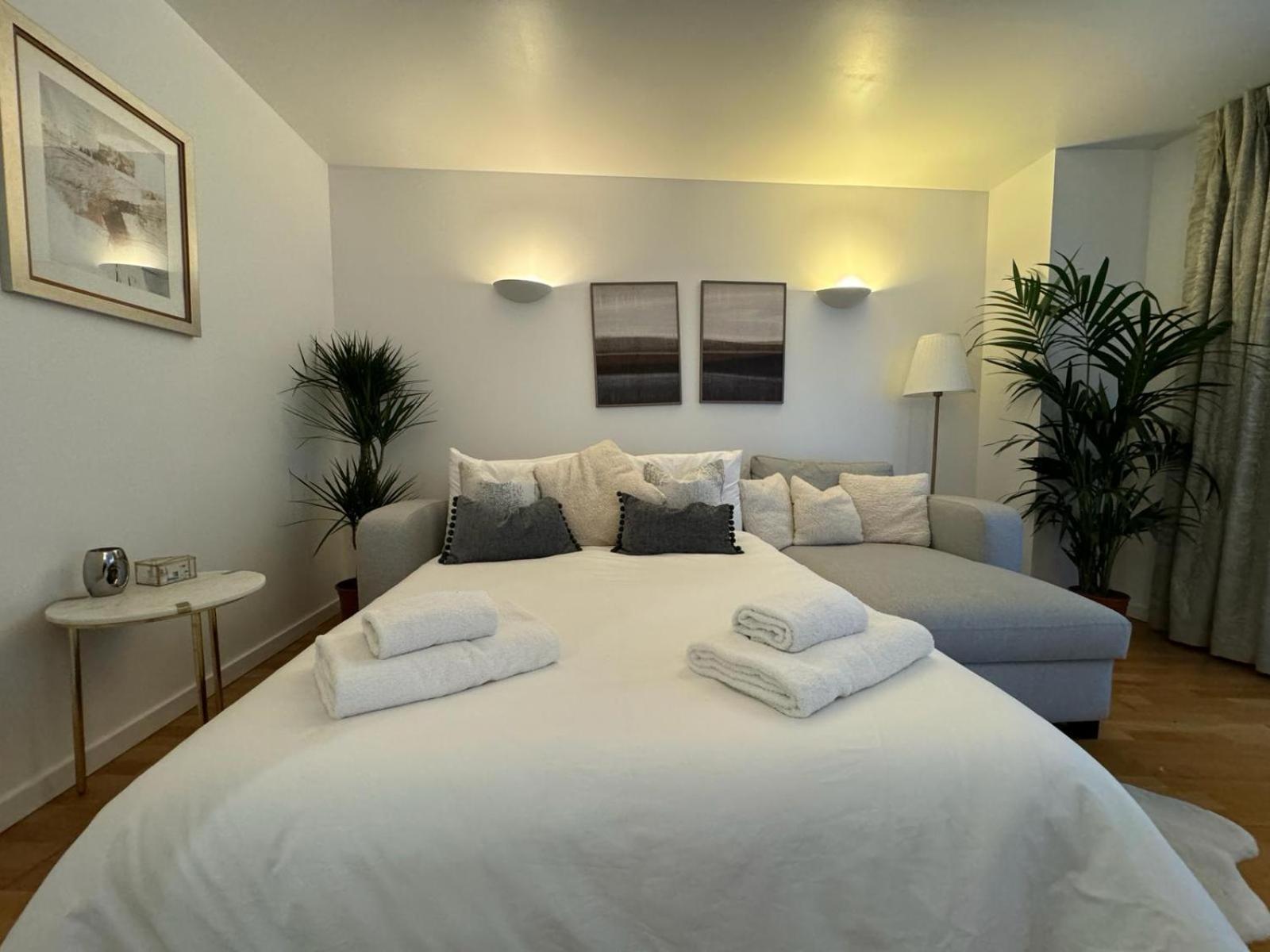 Luxury Apartment In Canary Wharf Londra Dış mekan fotoğraf